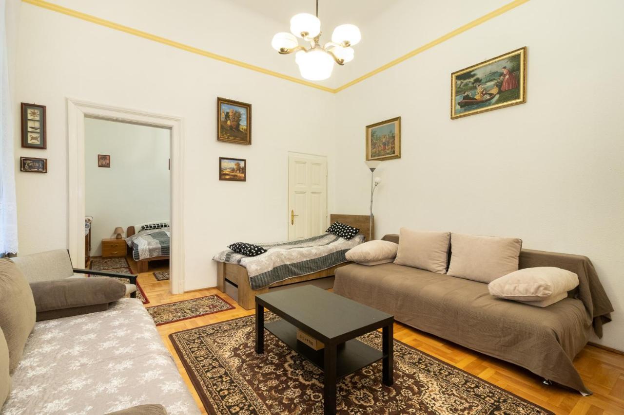 Rakoczi Apartman Budapest Bagian luar foto